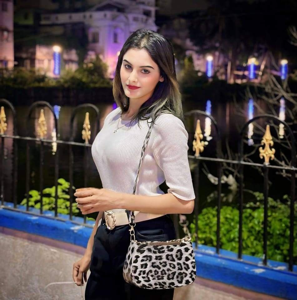 Trisha photo 3